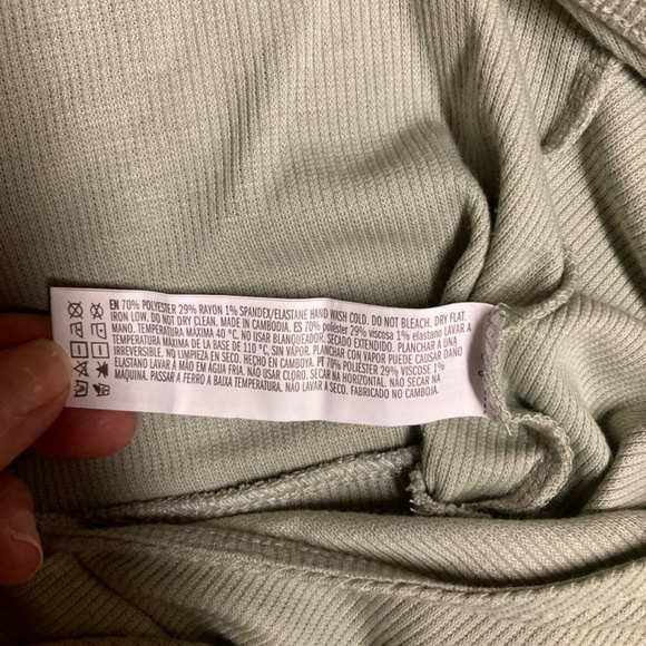 NWT Sage Crop Top - Picture 5 of 5